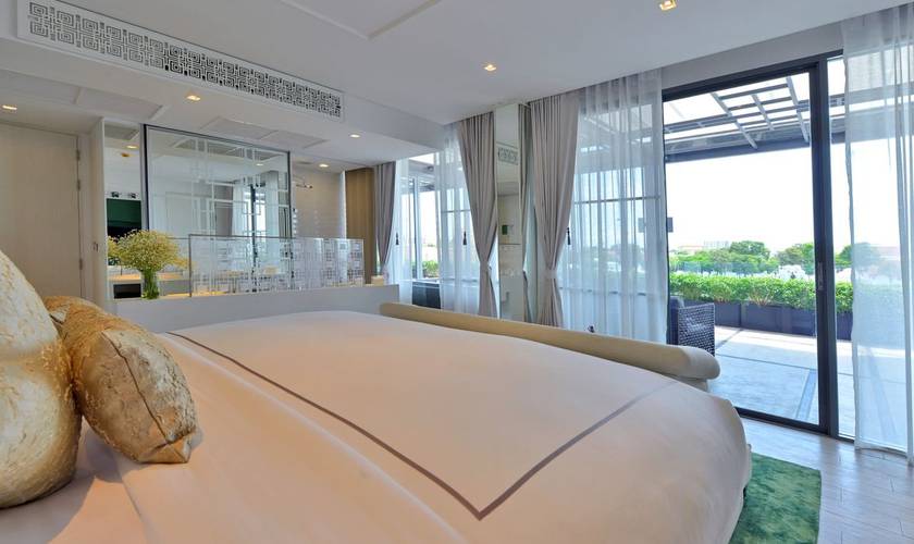 Grand deluxe jacuzzi Hotel Riva Arun Bangkok
