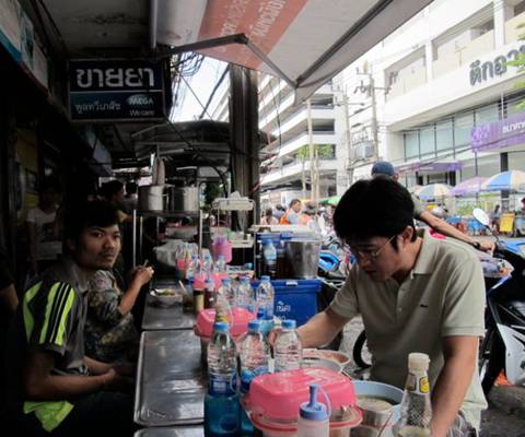 Wanglang market Hotel Riva Arun Bangkok