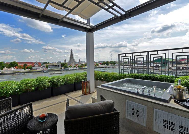 Premium jacuzzi suite Hotel Riva Arun Bangkok