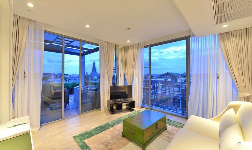 Premium jacuzzi suite Hotel Riva Arun Bangkok
